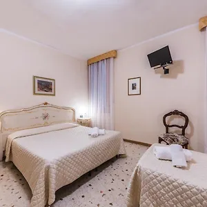 Ca' Leon D'oro 3*, Venice Italy